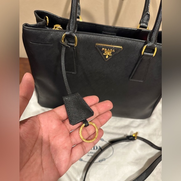 PRADA Medium Galleria Saffiano leather bag - Picture 15 of 16